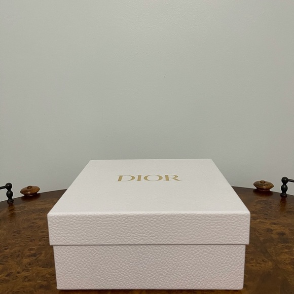 Authentic Dior paper gift box - Picture 6 of 6